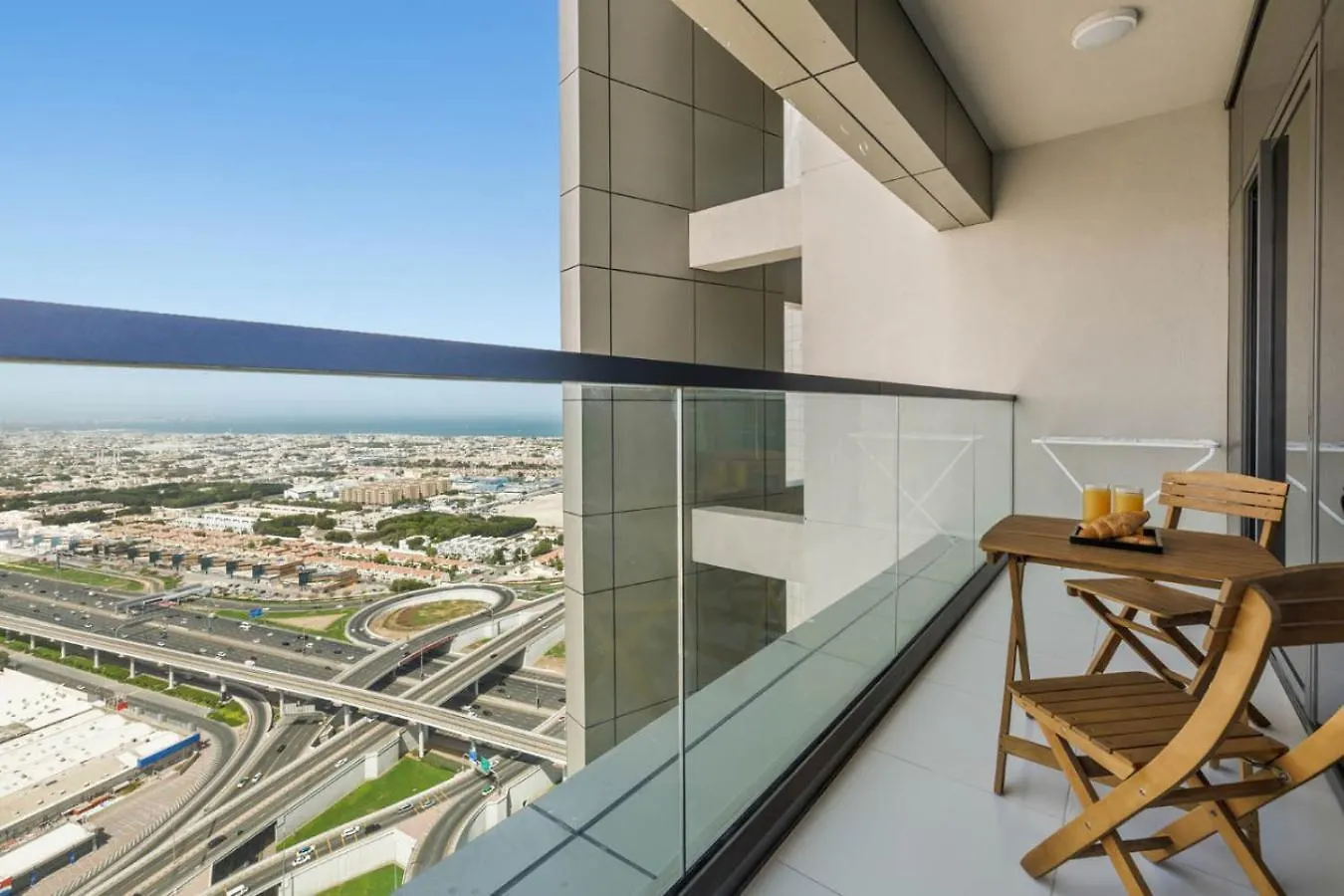 Apartment Sky High 1Br In City View With 41St Floor Views Dubai